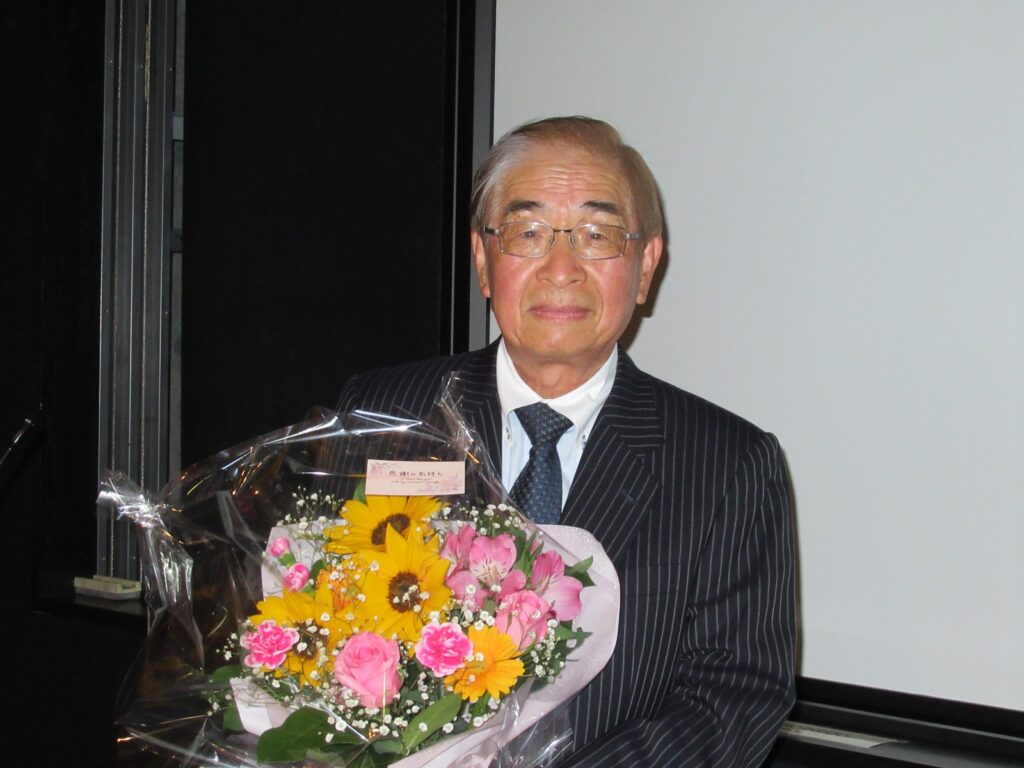 創業社長(現顧問)の退任式です。長年に渡りご指導頂きありがとうございました。