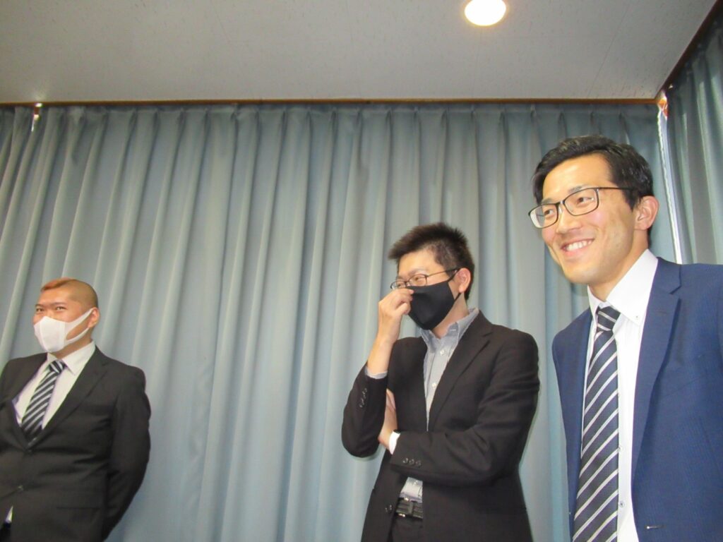 先輩社員が優しく!?見守ります。