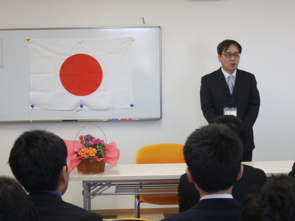 新年出社式です。社長より挨拶です。