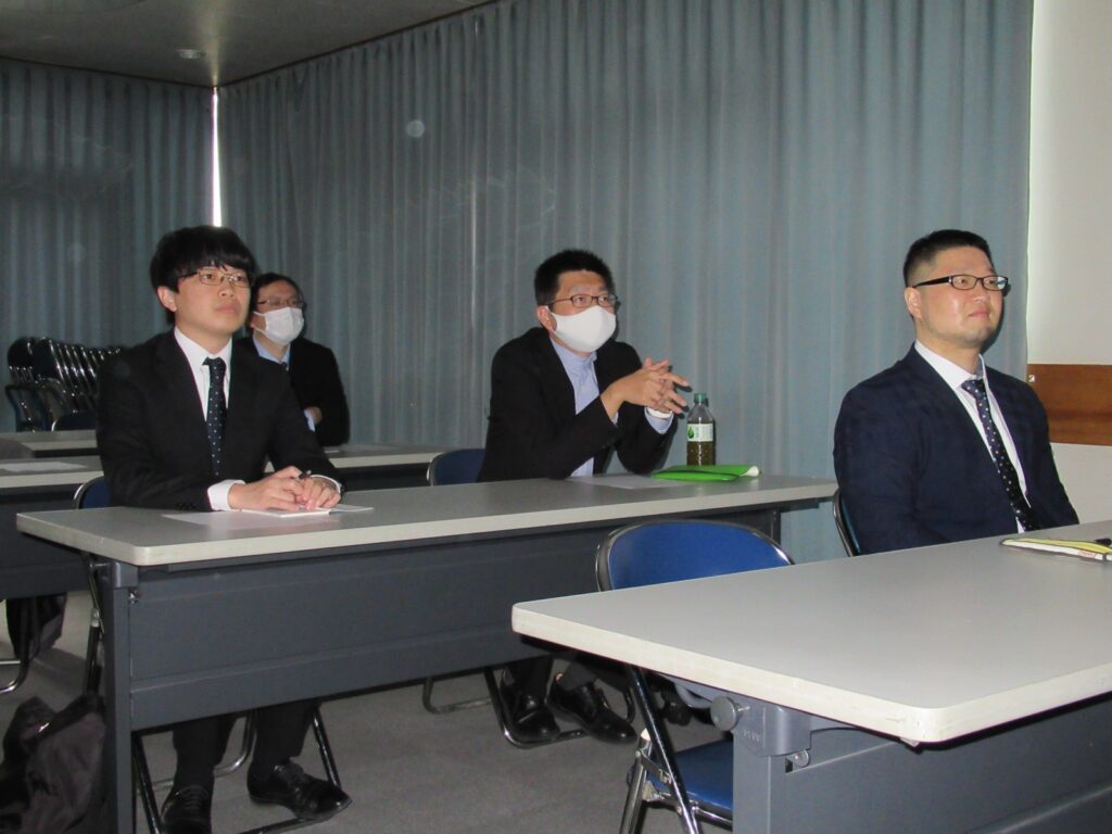 社内全体の課題なども共有されます。