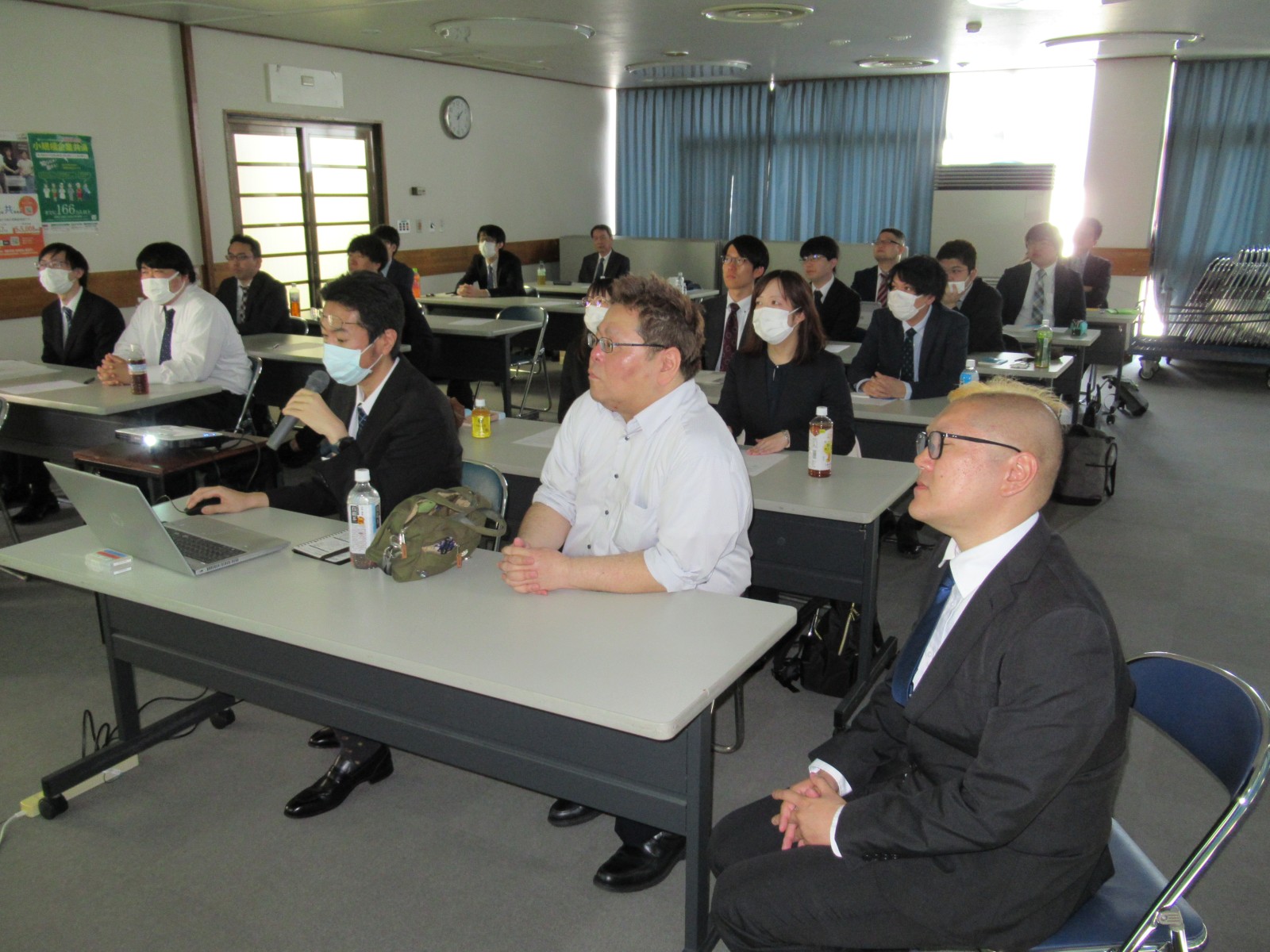 自分の担当以外のプロジェクトについての目標や問題共有も行います。