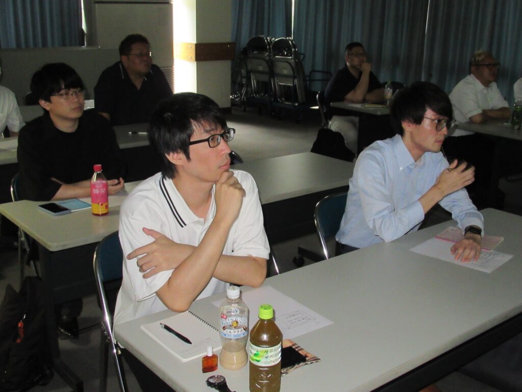 今回はメンタルヘルスに関する研修もありました。社会人にとっては切り離せない問題ですが、自律の方法を学びます。